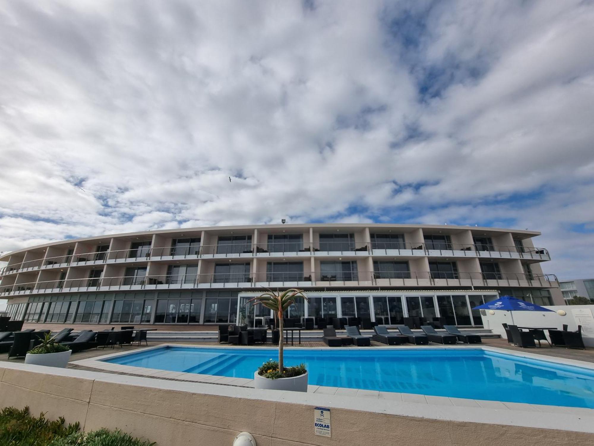 Lagoon Shoreline Penthouse Apartment Cape Town