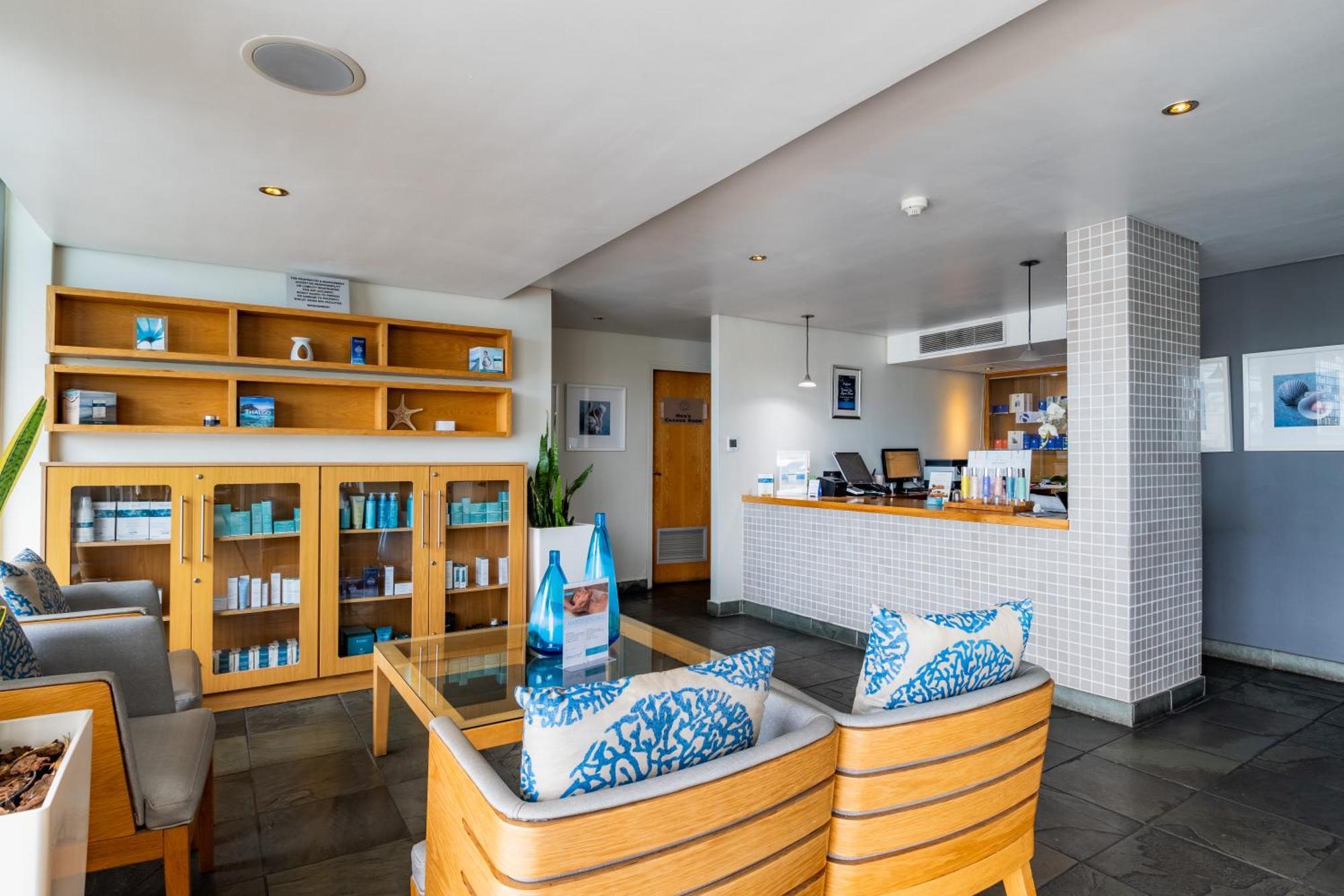 Lagoon Shoreline Penthouse *
