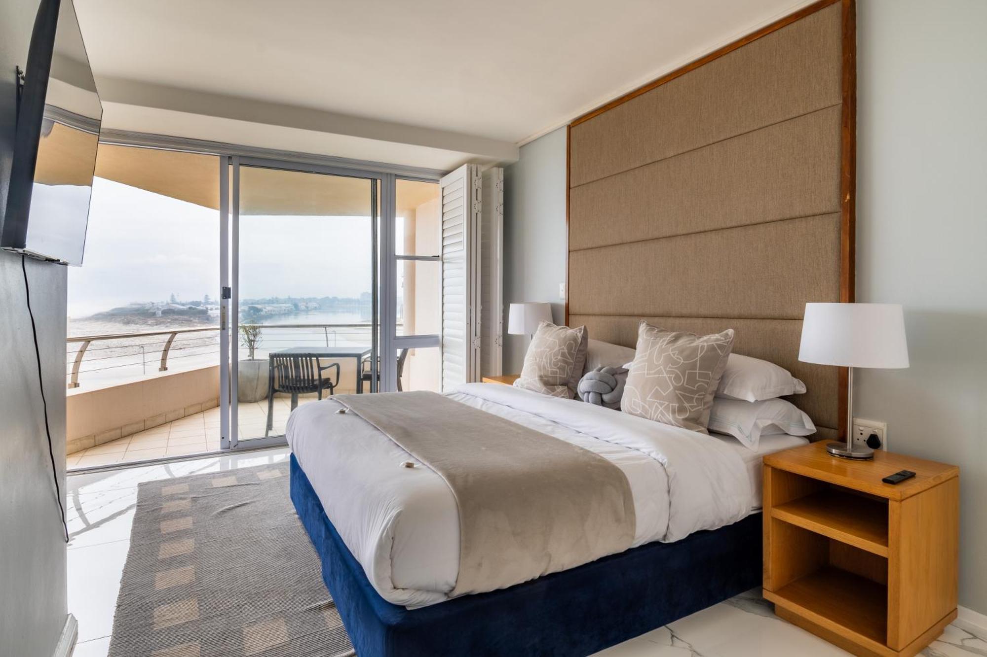 Lagoon Shoreline Penthouse